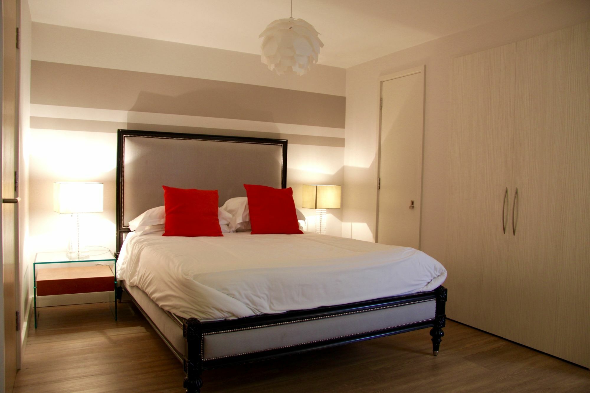 Lux Living Apartments - Florian House Кембридж Екстер'єр фото