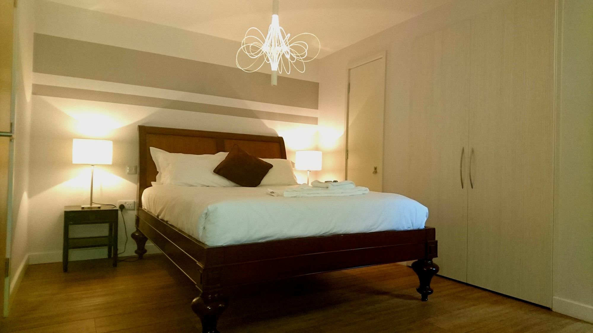 Lux Living Apartments - Florian House Кембридж Екстер'єр фото